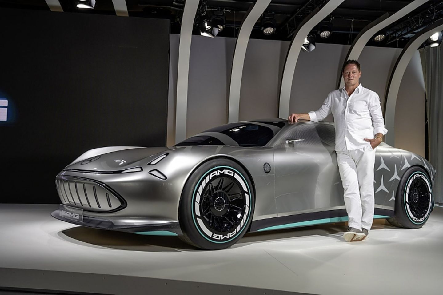 Mercedes Chefdesigner Gorden Wagener mit dem Vision AMG