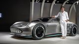 Mercedes Chefdesigner Gorden Wagener mit dem Vision AMG