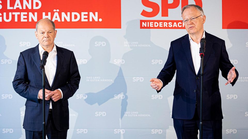 Olaf Scholz (l.) und Stephan Weil am vergangenen Wochenende beim Wahlkampfauftakt in Hildesheim. Am 9. Oktober wählen die Niedersachsen