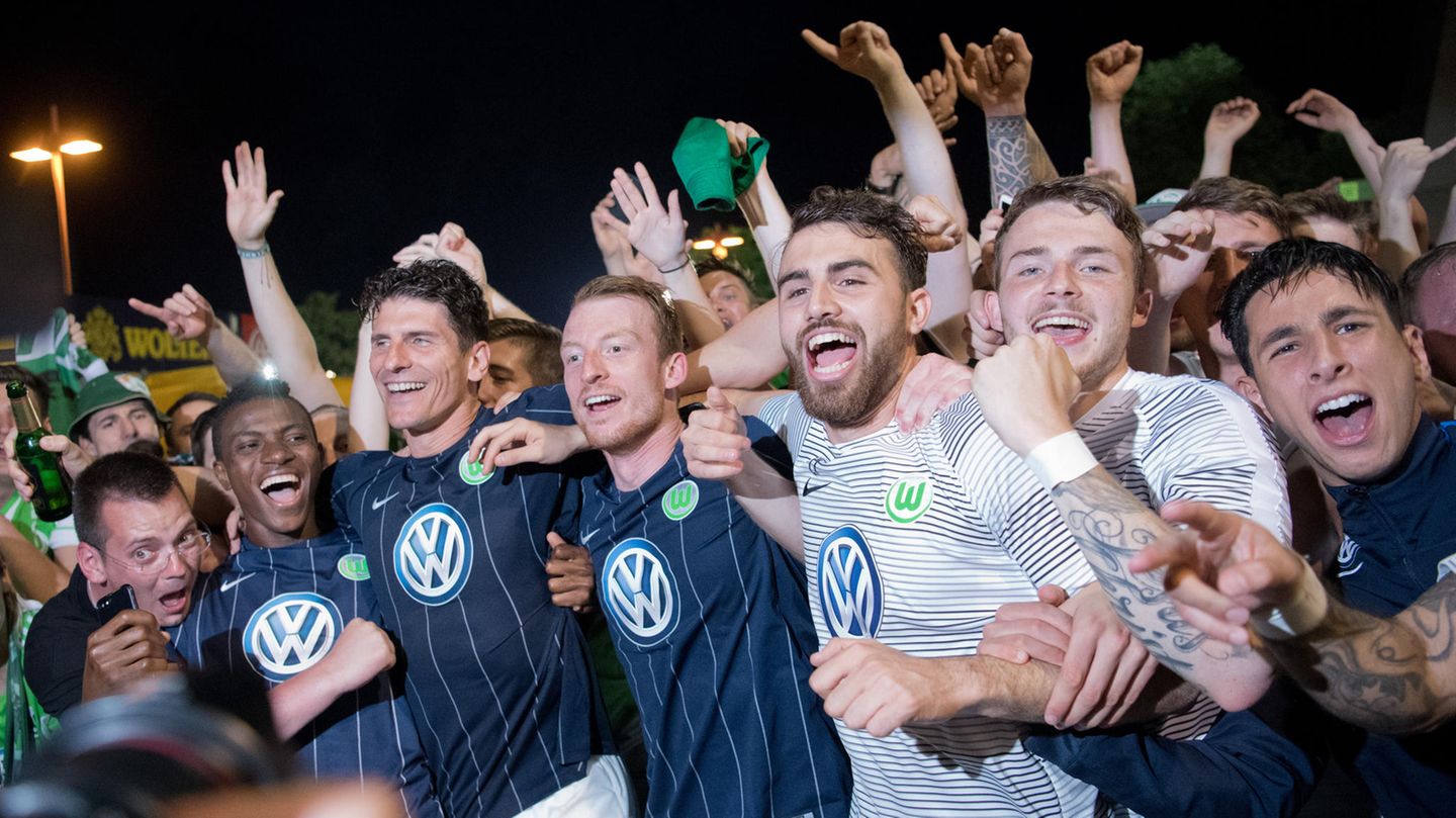 Der VfL Wolfsburg nach dem Klassenerhalt 2017 Der VfL Wolfsburg nach dem Klassenerhalt 2017