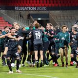 Werder Bremen feier in Heidenheim 2020 den Klassenerhalt