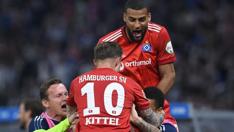 Der HSV jubelt nach dem Relegations-Hinspiel in Berlin 2022