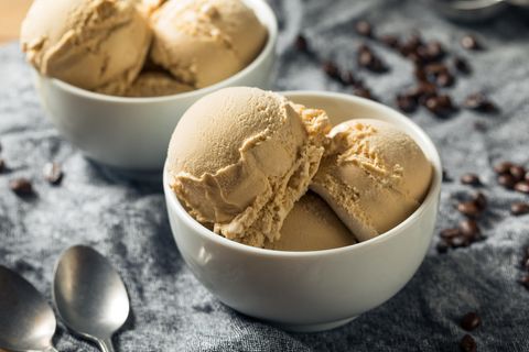 Eis selber machen: Leckeres Rezept für Kokoseis mit drei Zutaten