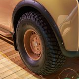 Äußerst rustikal: Solche Reifen wird man an einem Maybach wohl nie sehen.