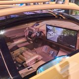 Dabei hat der Project Maybach durchaus etliche Annehmlichkeiten an Bord: Hier der riesige Touchscreen im Armaturenbrett.