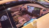 Dabei hat der Project Maybach durchaus etliche Annehmlichkeiten an Bord: Hier der riesige Touchscreen im Armaturenbrett.
