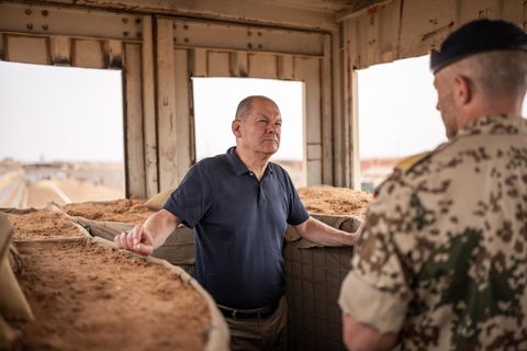 Olaf Scholz in Tillia in Niger