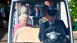 Royal News: Queen im Buggy: Elizabeth II rollt in neuem Luxus-Gefährt über die Gartenschau