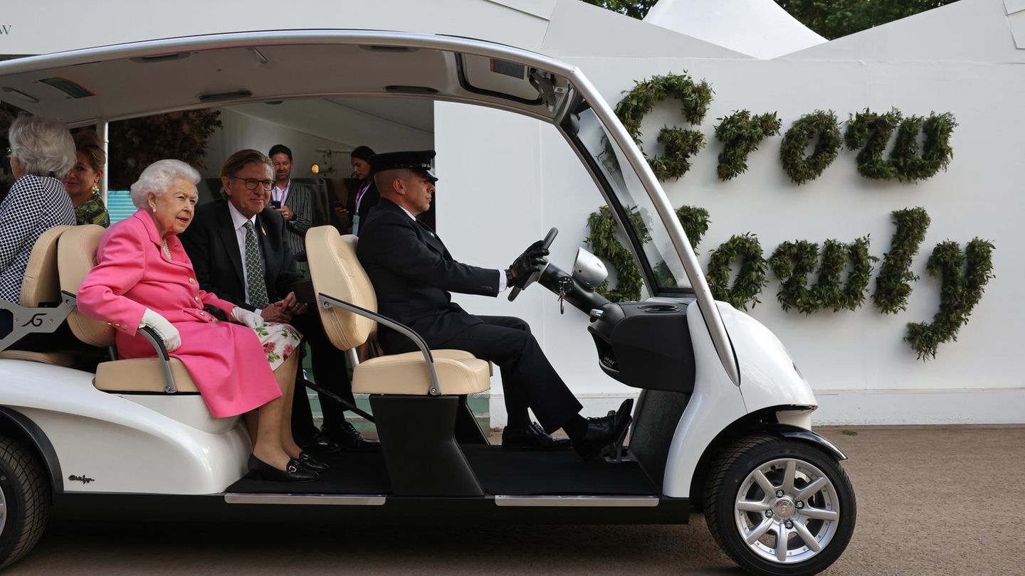 Queen Elizabeth lässt sich im Premium-Buggy chauffieren