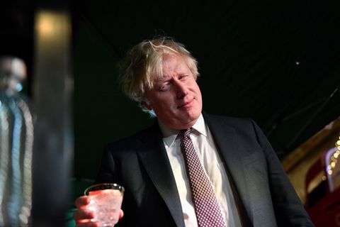 Boris Johnson, Premierminister von Großbritannien, probiert Gin