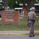 Uvalde 4 - Schuleingang