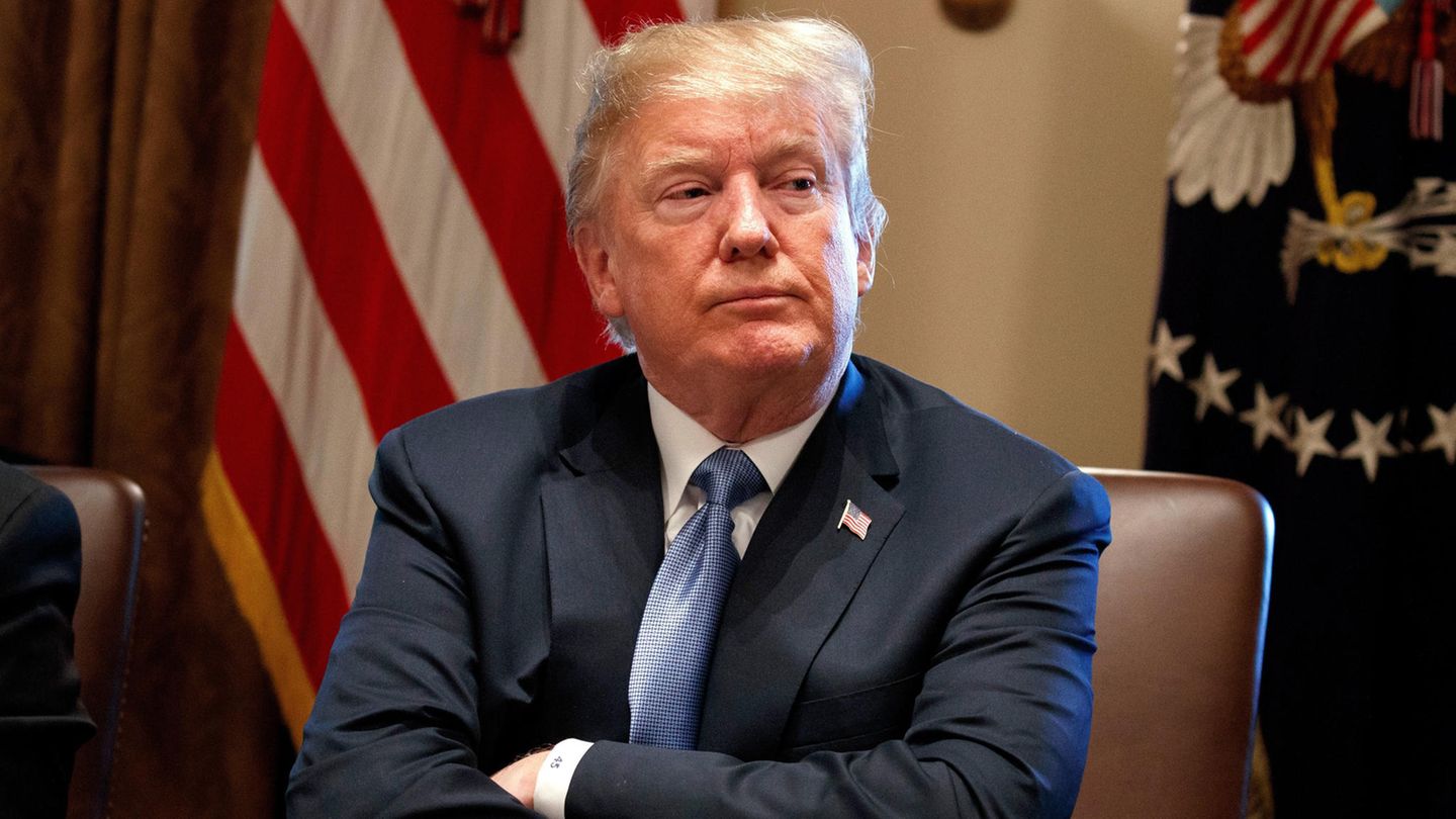 Dicker Dämpfer für Donald Trump: Zwei seiner Favoriten haben bei den Vorwahlen der Republikaner in Georgia haushoch verloren.