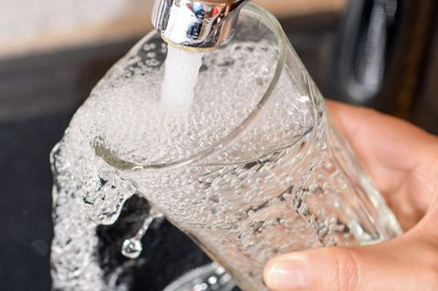 Überzeugt die Deutschen nicht voll und ganz: das Trinkwasser aus der Leitung