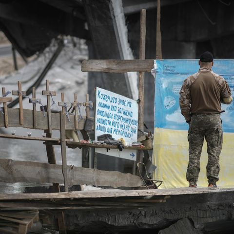 A soldier of the Ukraine army in Irpin (archive picture)