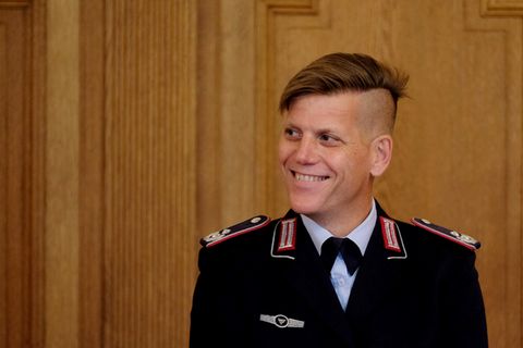 Anastasia Biefang, Kommandeurin der Bundeswehr, lächelt