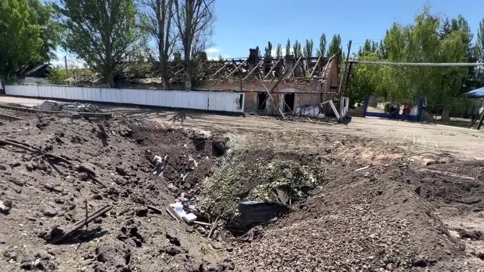 Video: Ukraine - Russland greift mehr als 40 Städte im Donbass an Video: Ukraine - Russland greift mehr als 40 Städte im Donbass an