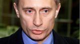 Es vergeht kaum mehr als ein Jahr seit seinem Aufstieg zum FSB-Chef und schon landet Putin im Sessel des Ministerpräsidenten.