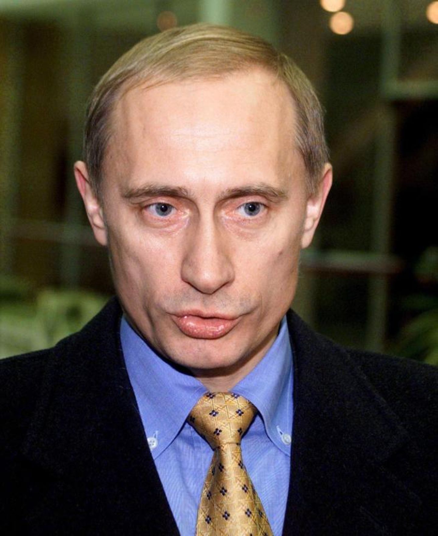 Der Oligarchen-Favorit Es vergeht kaum mehr als ein Jahr seit seinem Aufstieg zum FSB-Chef und schon landet Putin im Sessel des Ministerpräsidenten.
