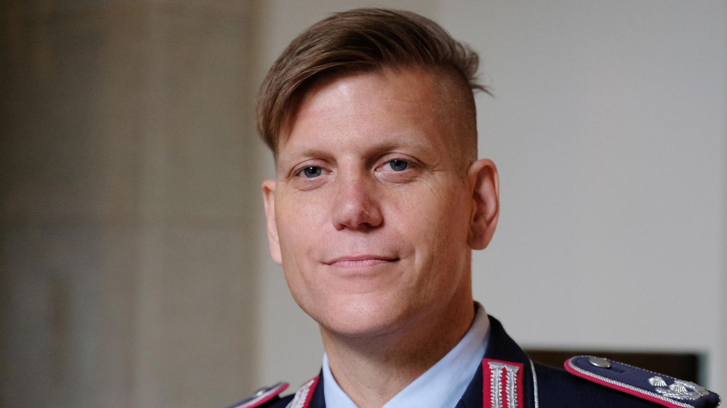 Anastasia Biefang vor dem Bundesverwaltungsgericht. Ihr Tinder-Profil passt nicht zur Bundeswehr, meinte ihr Vorgesetzter.