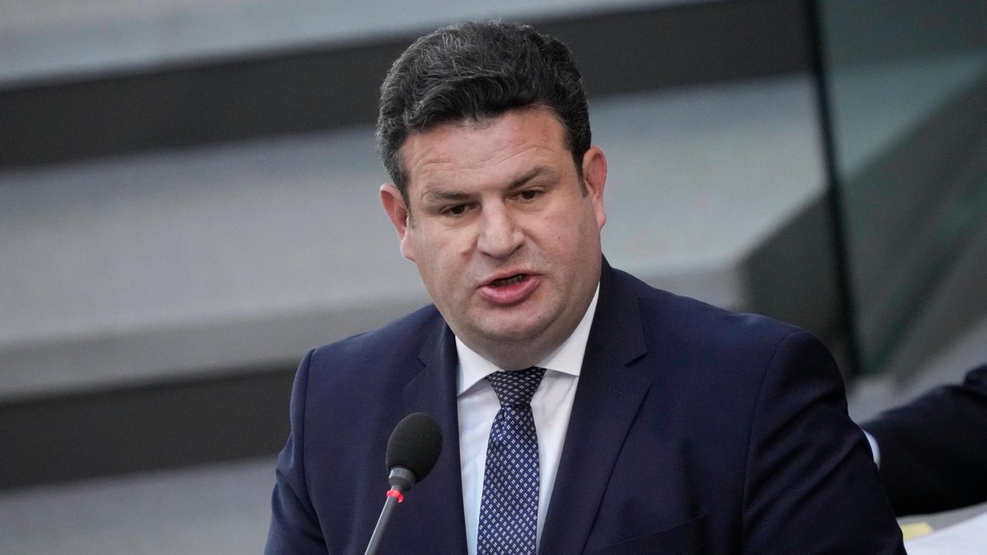 Sozialminister Hubertus Heil (SPD) im Deutschen Bundestag 