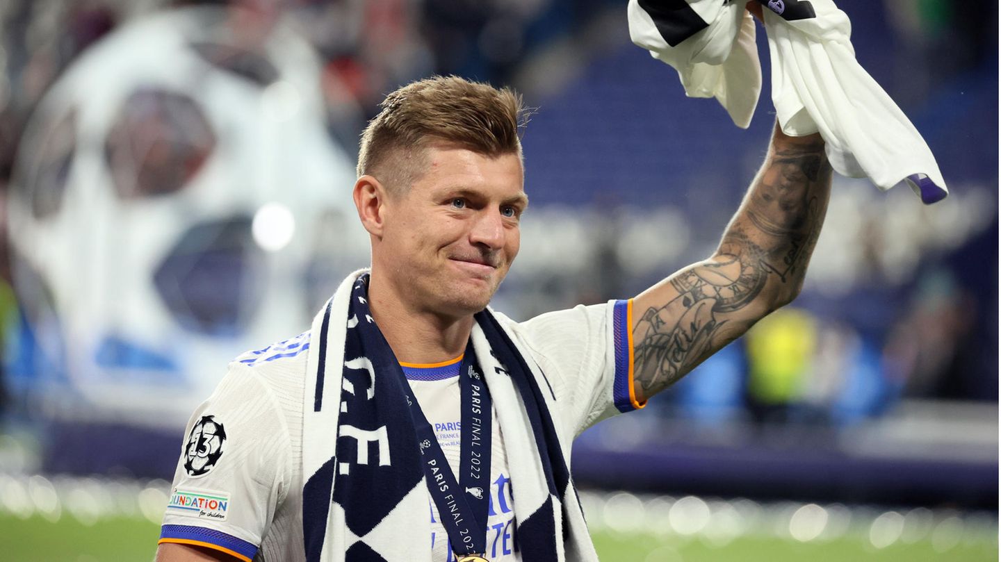 Toni Kroos feiert den Sieg von real Madrid 