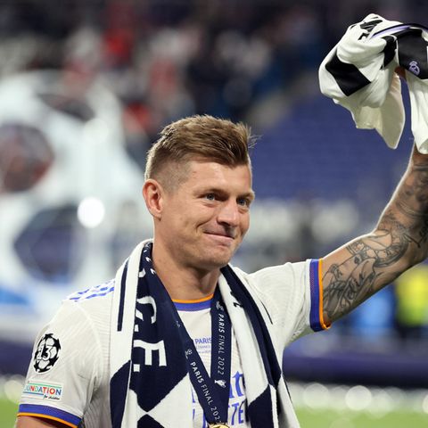 Toni Kroos feiert den Sieg von real Madrid 