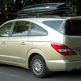 Sollte angeblich einer Jacht nachempfunden sein, war aber nur hässlich: der SsangYong Rodius.