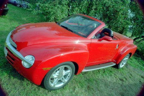 Der Chevrolet SSR ist perfekt für Leute, die ein Cabrio-Pickup haben wollen. Aber wer will das schon?