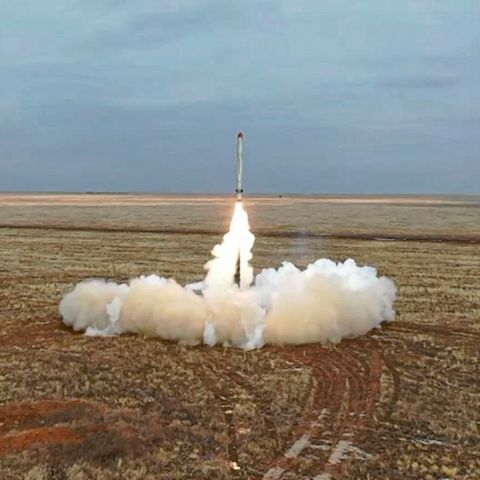 Eine russische Iskander-K-Rakete, die während einer Militärübung auf einem Truppenübungsplatz in Russland abgeschossen wird