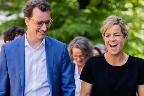 Hendrik Wüst (CDU), Ministerpräsident von Nordrhein-Westfalen, und Mona Neubaur (Bündnis 90/Die Grünen)