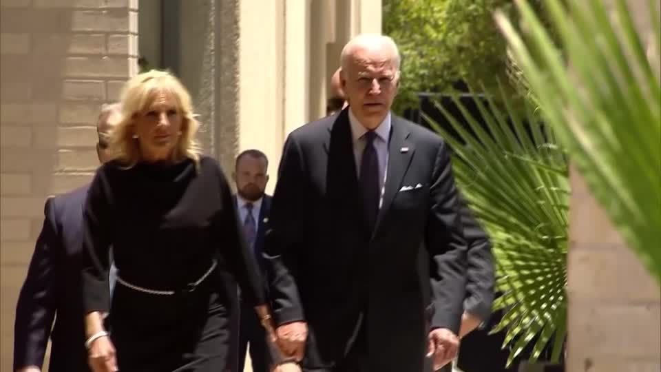 Video: Biden drückt Opfern von Schulmassaker Beileid aus