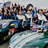 Im Fahrerlager zeigte Dörr Motorsport drei Aston Martin Vantage AMR GT4 mitsamt den Fahrern und einem Team von 89 Personen.