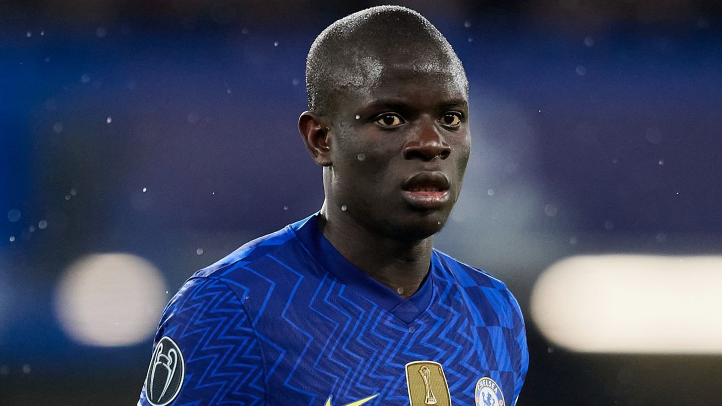 Switch to direct competitor?  Manchester United may have their sights set on Chelsea’s N’Golo Kante