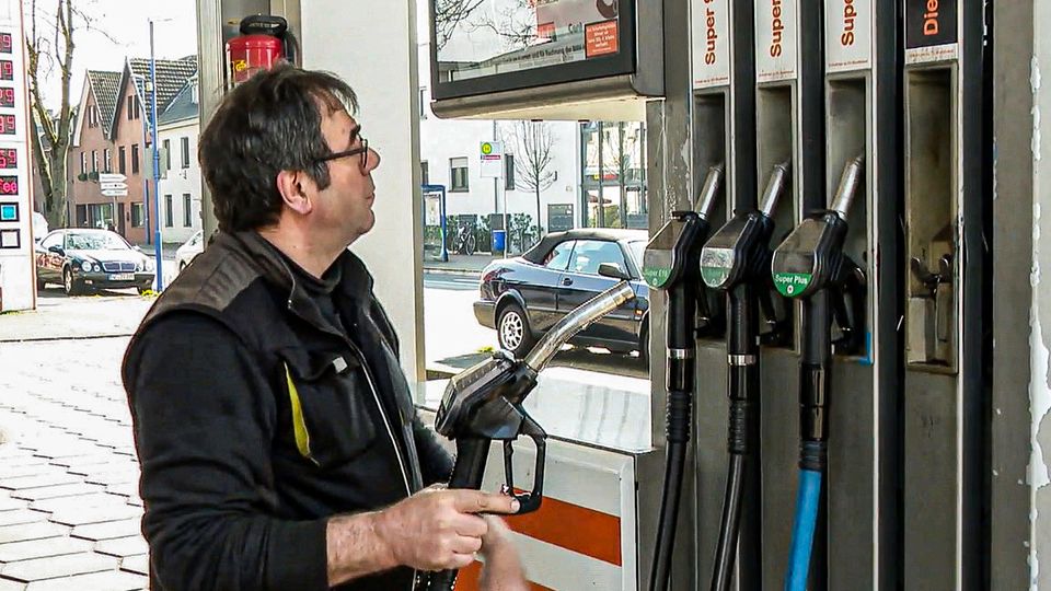 Vor dem Tankrabatt: Steigende Spritpreise und mögliche Kraftstoff-Knappheit sorgen für Bedenken