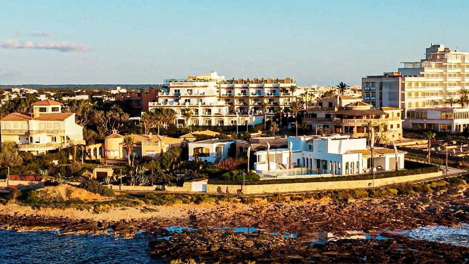 Sommerurlaub 2022: Kreuzfahrt oder Mallorca-Hotel – welche Reise ist günstiger?