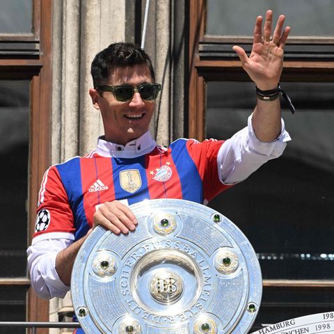 Robert Lewandowski bei der Feier seines 8. Meistertitels mit dem FC Bayern München