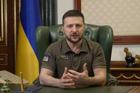 Ukraines Präsident Wolodymyr Selenskyj in einer seiner täglichen Videobotschaften (Archivbild)