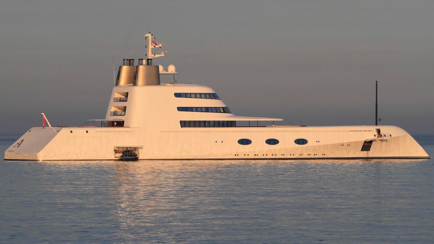 Motoryacht A von Oligarch Andrei Melnitschenko