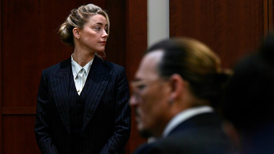 Johnny Depp and Amber Heard in the courtroom