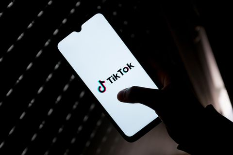 Tiktok-App auf einem Handy-Bildschirm.