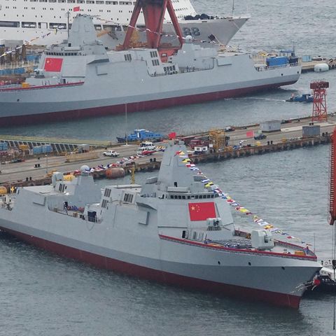 Typ 055 gilt als modernster und kampfstärkster Raketenzerstörer der Welt. Peking baut ihn in Serie.