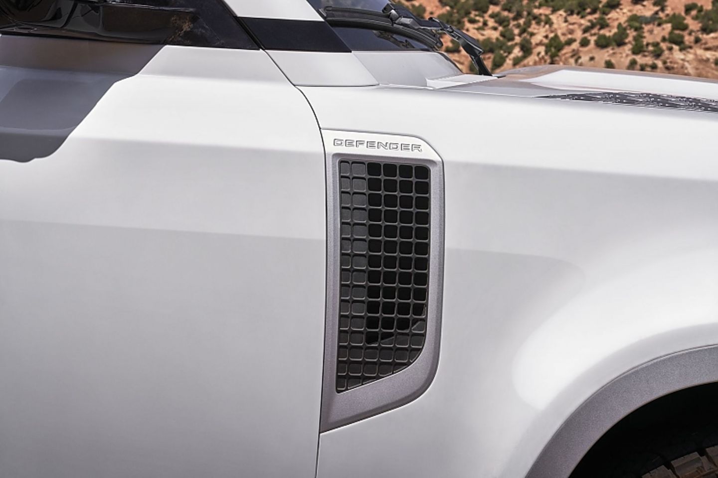 Land Rover Defender 130 MJ 2023