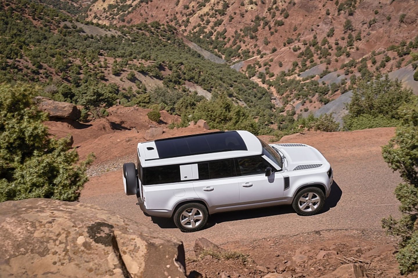 Land Rover Defender 130 MJ 2023