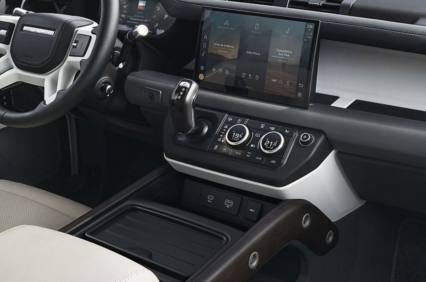 Land Rover Defender 130 MJ 2023