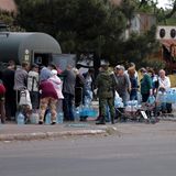 Einwohner in Mariupol erhalten frisches Trinkwasser