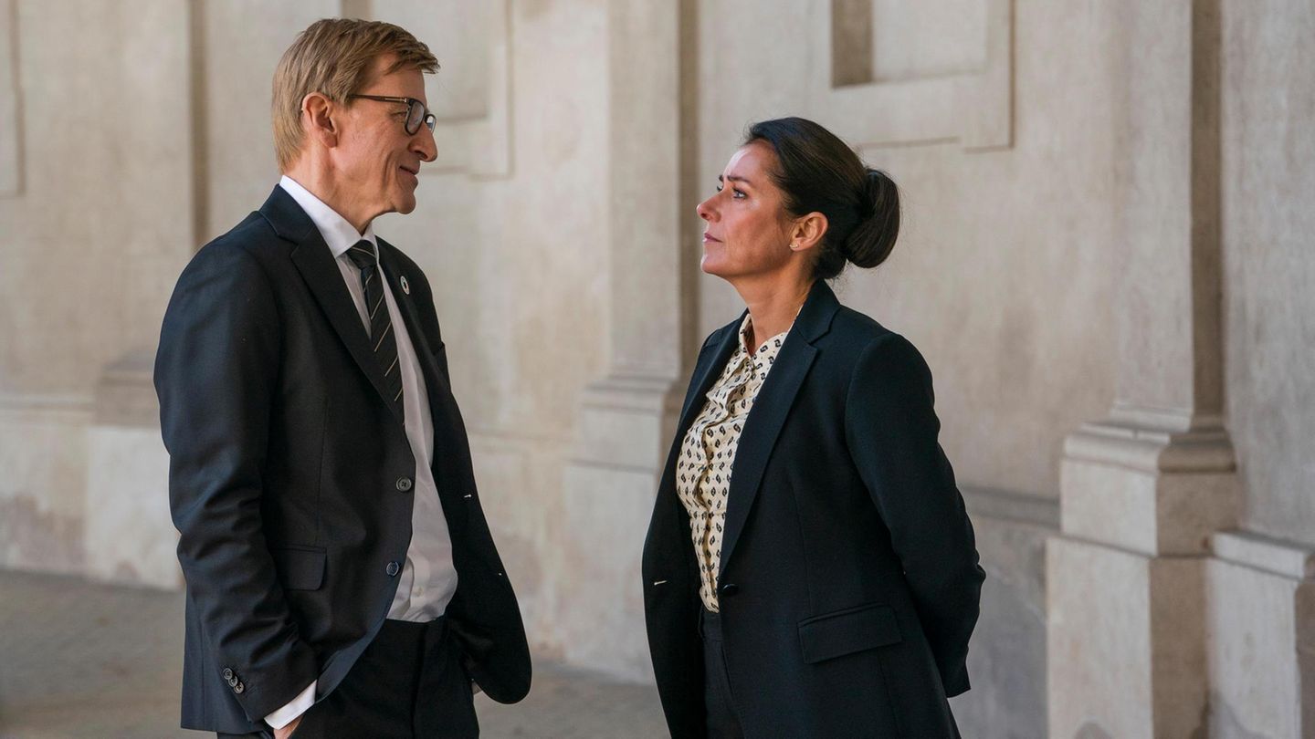 Serie: Serientipp "Borgen: Power and Glory" (Netflix): Taktieren, verhandeln, bluffen – Sidse Babett Knudsen und Jens Albinus Serientipp "Borgen: Power and Glory" (Netflix): Taktieren, verhandeln, bluffen – Sidse Babett Knudsen und Jens Albinus