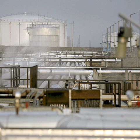 Ein Teil der Empfangsstation der Druschba-Ölpipeline (Freundschaft) in der größten Ölraffinerie Ungarns