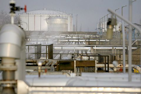 Ein Teil der Empfangsstation der Druschba-Ölpipeline (Freundschaft) in der größten Ölraffinerie Ungarns