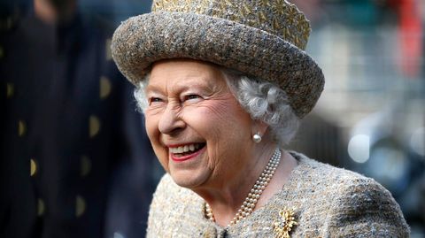 Queen Elizabeth lächelnd