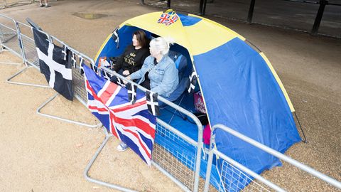 Royal-Fans campen in London zum Thronjubiläum